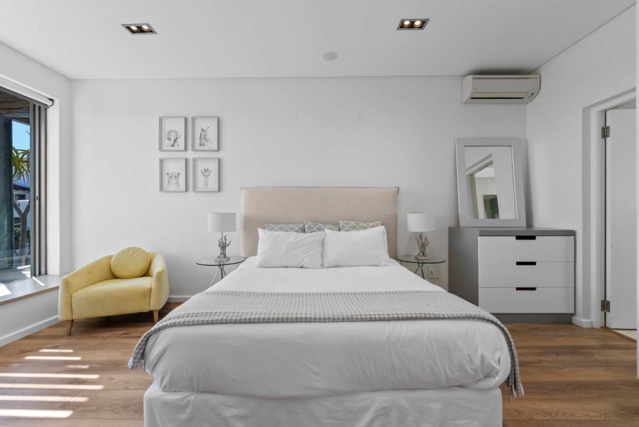 8 Bedroom Property for Sale in Camps Bay Western Cape